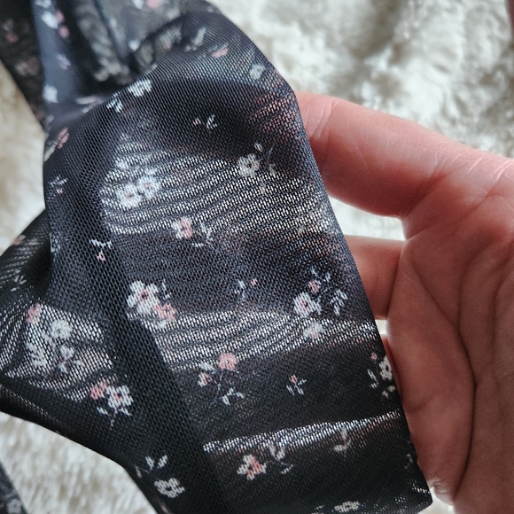 NWT H&M black floral dress - Picture 3 of 11